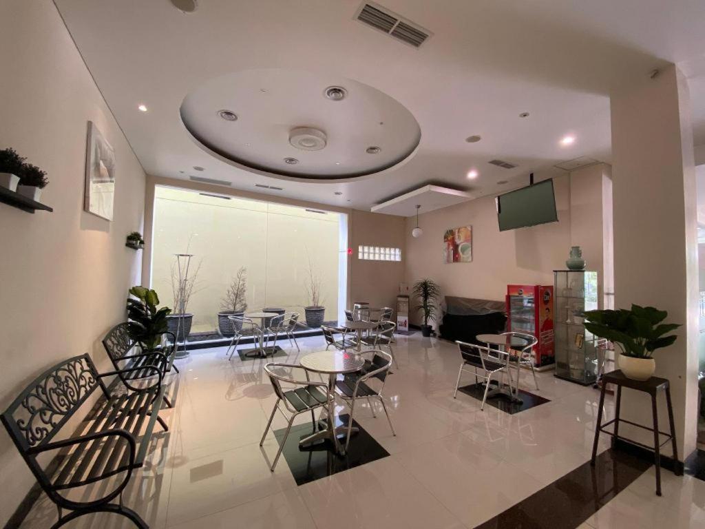 Kharisma Hotel マディウン エクステリア 写真