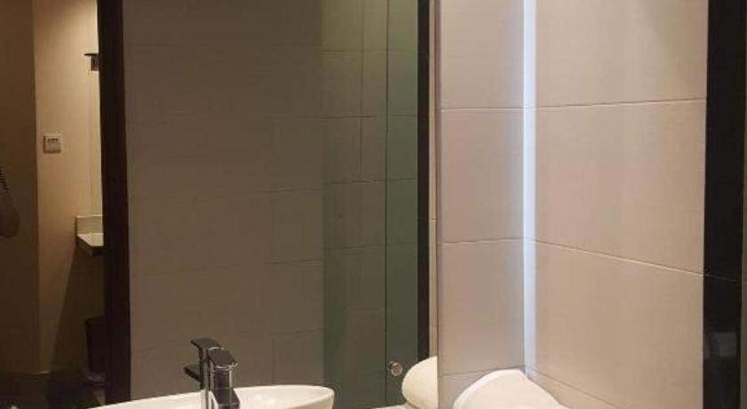 Kharisma Hotel マディウン エクステリア 写真