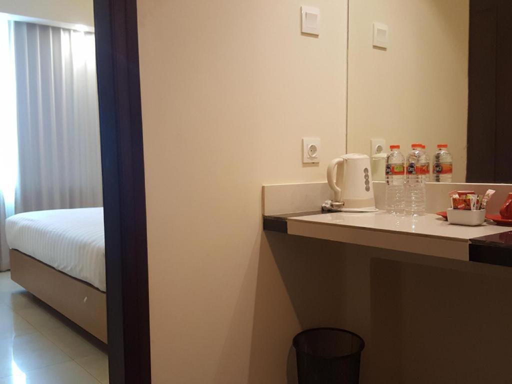 Kharisma Hotel マディウン エクステリア 写真