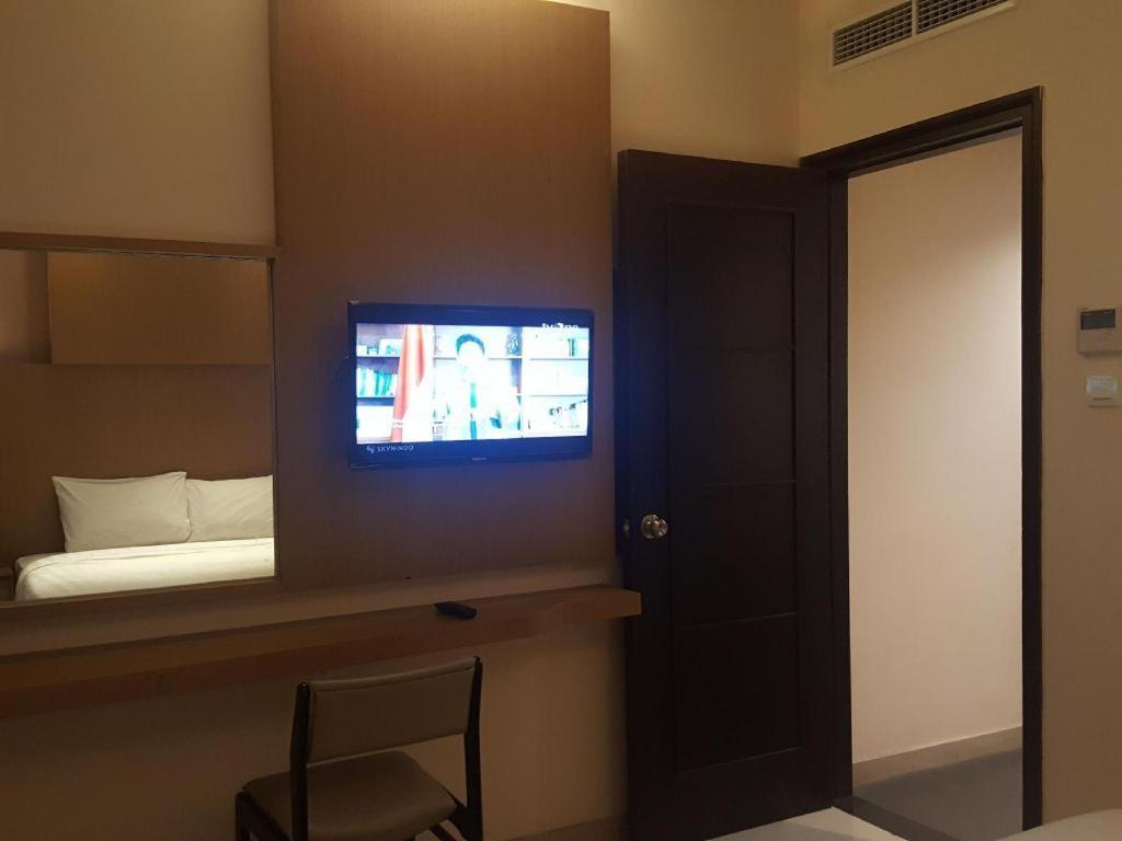 Kharisma Hotel マディウン エクステリア 写真
