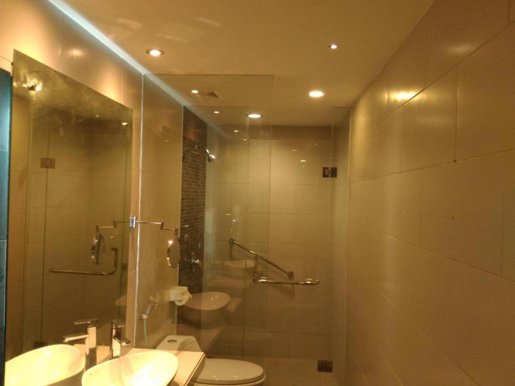 Kharisma Hotel マディウン エクステリア 写真