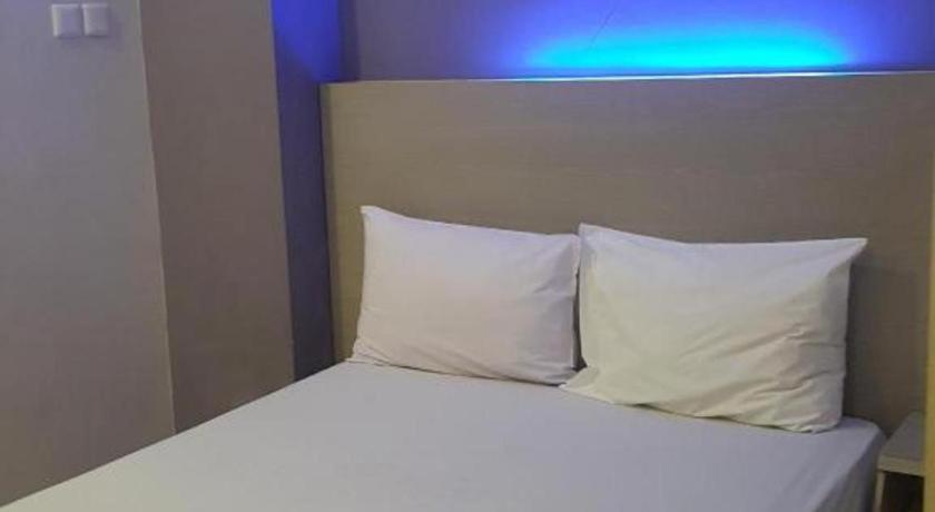 Kharisma Hotel マディウン エクステリア 写真