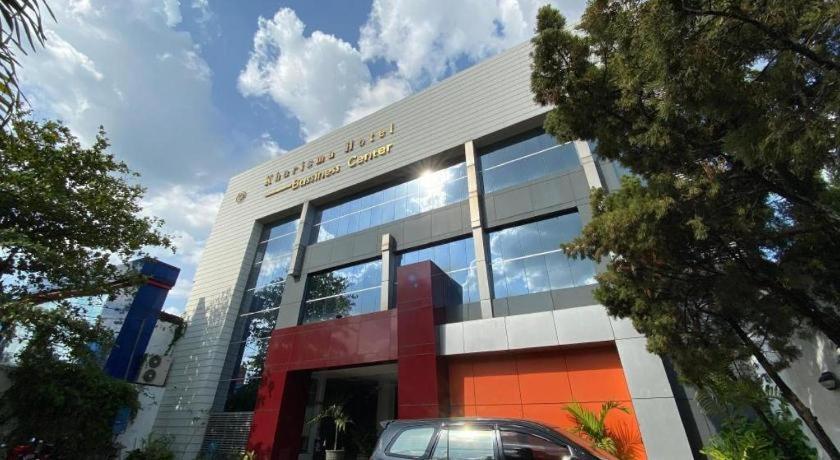 Kharisma Hotel マディウン エクステリア 写真