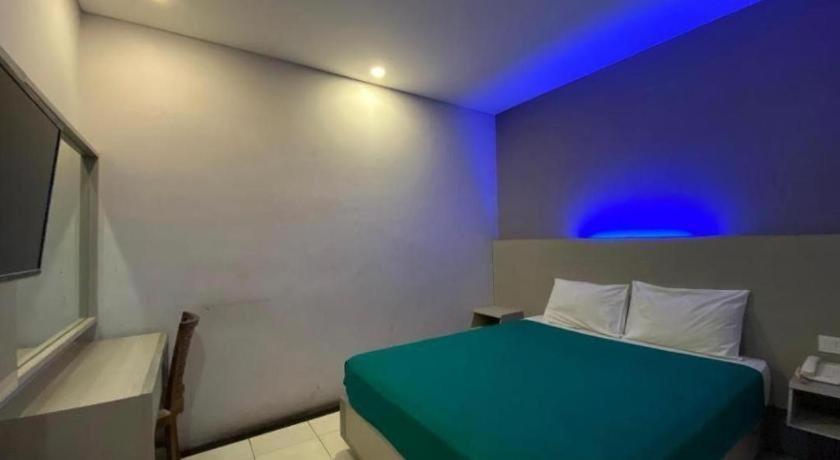 Kharisma Hotel マディウン エクステリア 写真