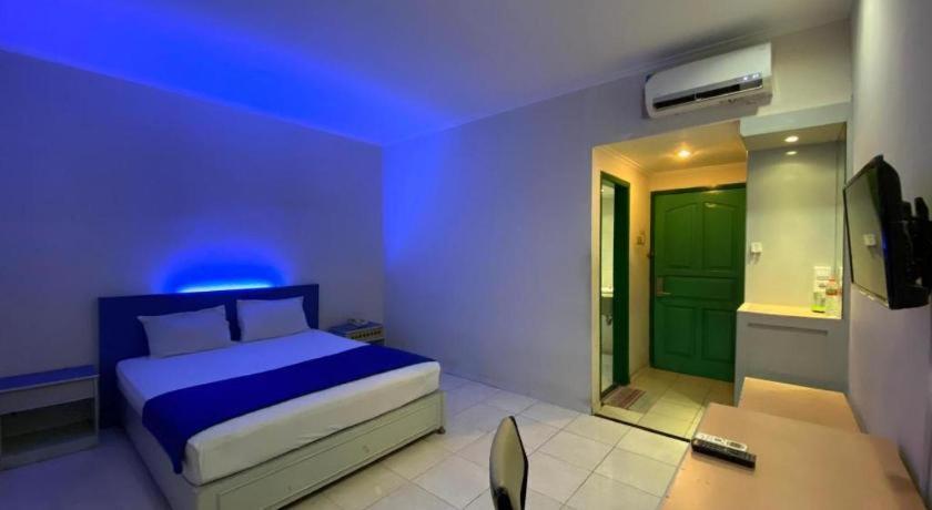 Kharisma Hotel マディウン エクステリア 写真